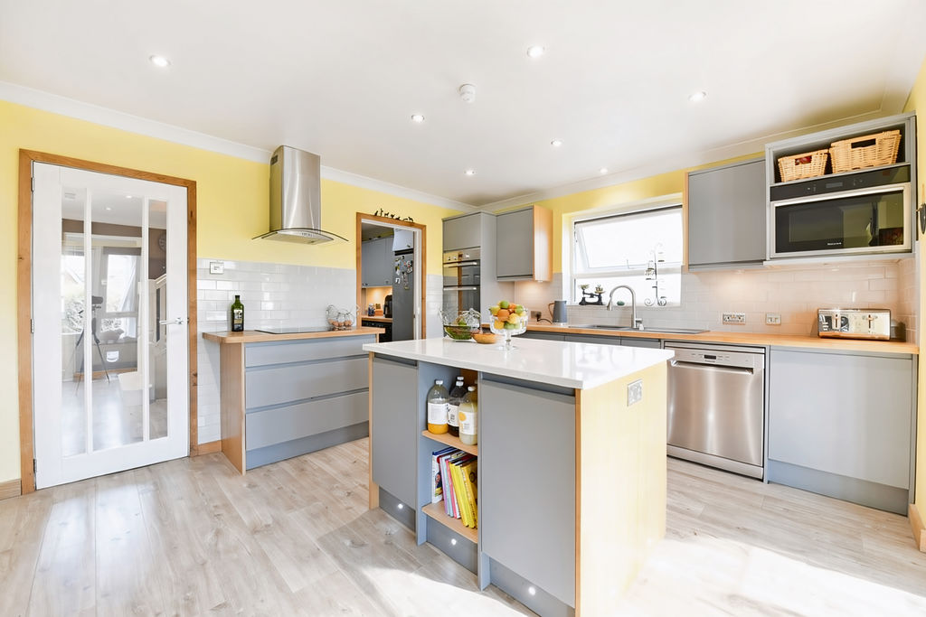 Kitchen - click for photo gallery